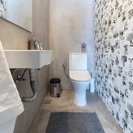 Umi Urban Suites *